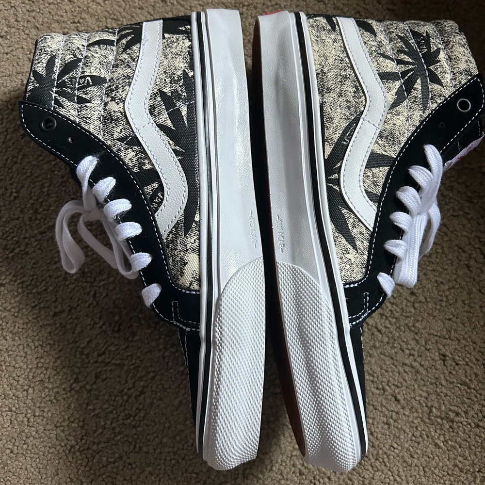 Vans 8.5mens Trees